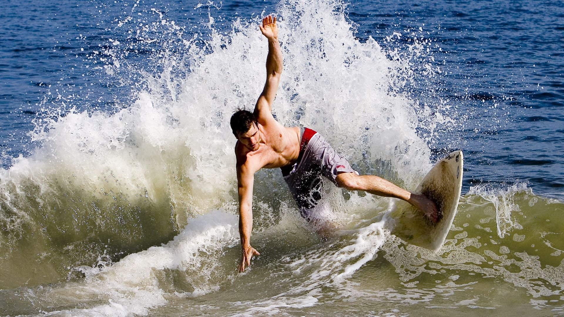 九游体验-球迷数量持续增长，足球文化深入人心，足球球迷有多疯狂