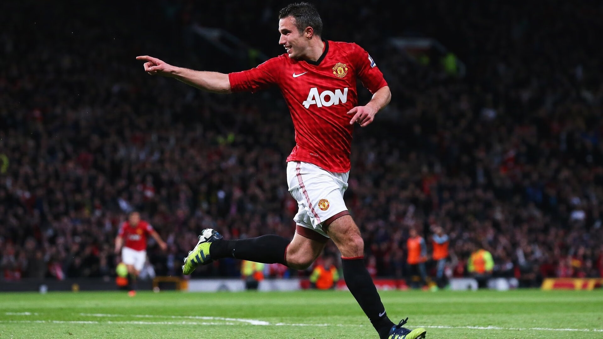 九游娱乐-乔治·巴尔：从中场到防线，他的全面能力让全黑队防守更加坚实